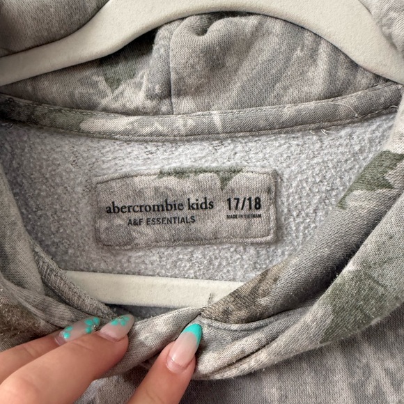 abercrombie kids Gray and Green Camo Hooded Sweatshirt - Picture 2 of 2